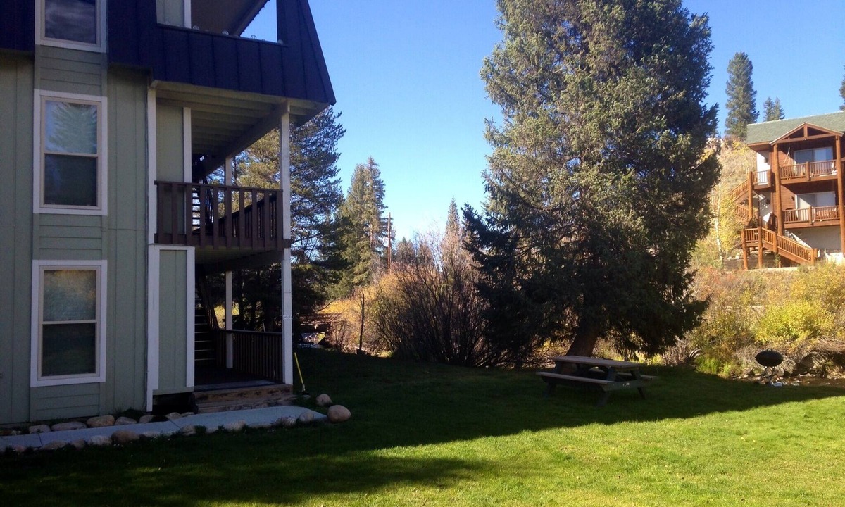 Winter Park Condo | 2 BR, 1.25 Bath Dog friendly, Hi Country Haus 1st Flr WP Condo by river, Cozy!