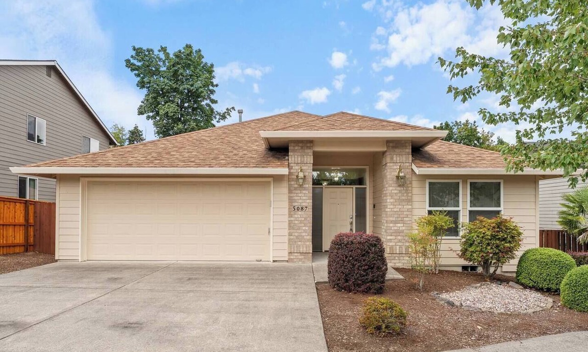 Gresham House | 3 Bedroom House in Suburban Retreat