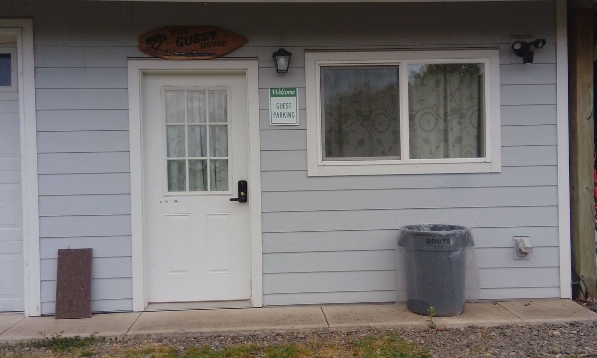 Woodburn Apartment | Charming studio with AC and WiFi in pleasant Gervais.