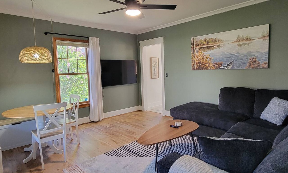 Riverside Condo | Pet-Friendly Duluth Basecamp Near Spirit Mountain