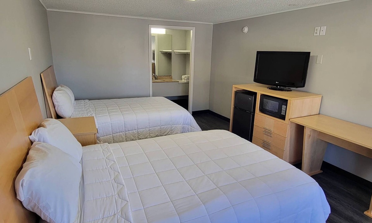 New Castle Hotel | Superlodge