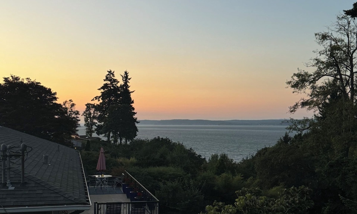 Boulevard Bluffs House | Upper Level with a view close to Boeing