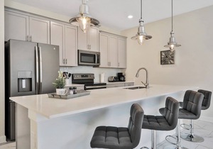 392 OC - 4BR Splendor: Private Pool in Four Corners