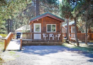 Bend-Sunriver Camping Resort Studio Cabin 6 in Sunriver