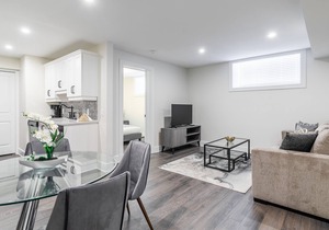 Heritage Rideau 2Br Apartment. Free Parking in Smiths Falls/Canada