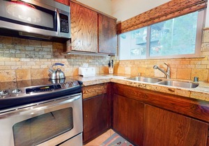Large Home with Balcony, Near The Village! Great Family Complex Amenities in Mammoth Lakes