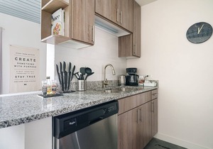 Lodgeur | Stylish & hip studio loft | Midtown in Houston
