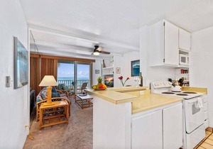 Oceanfront Blissful Sanctuary 🐳 Balcony that Almost Hangs Over The Ocean! 🐠 Hale Kona Kai 308 in Kailua Kona