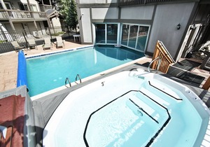 On River, Pool, 2 Hot Tubs! Walk to Main St Dining, Shops, Events in Frisco
