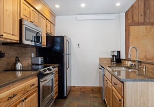 Outpost: Nez Perce C5 - Hot Tub Access! in Teton Village