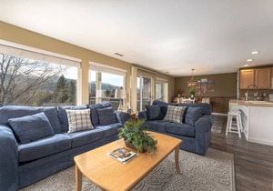 Park Pointe B201 - Community Pool/Hot tub in Chelan