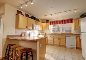 Perfect Location off Main Street Frisco, Spacious Open Layout, 101RB in Frisco