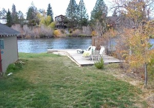 Riverfront Cottage -Near Drake Park, Walk to Town. in Bend