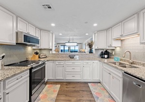 SD 508: Beachfront Boho - Indulge in Sunset Serenity with Gulf Views! in Fort Walton Beach