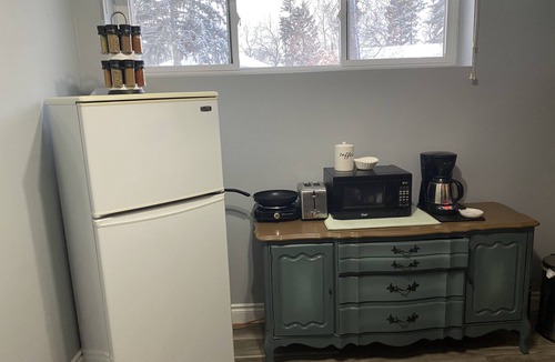 St. Albert House | Basement suite in a quiet, safe neighborhood! Discount on longer stays!