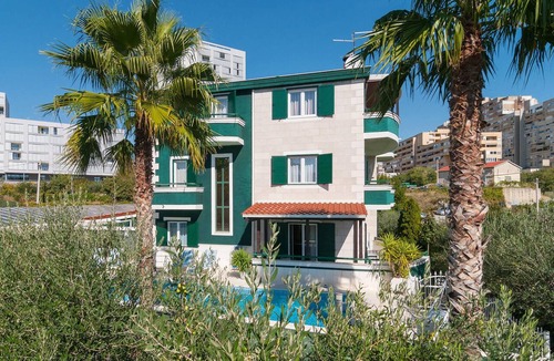 Bacvice House | Beach front home in Split with sauna