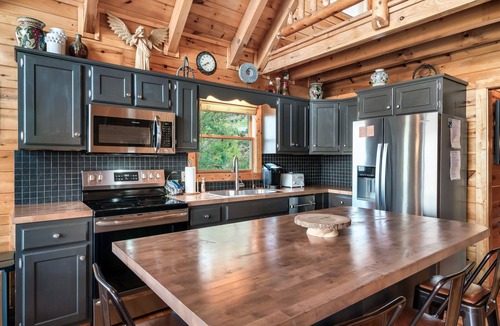 Smoky Mountains Cabin | Best Panoramic Views! Hot Tub | Fire Pit | Top 10%