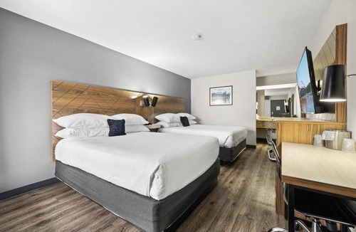 Orchard District Hotel | Better Choice For Your Vacation! Family-friendly Unit! Near Old Mill District!