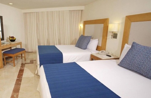 Cozumel Hotel | Cozumel Spacious Studio with Beach & Pools