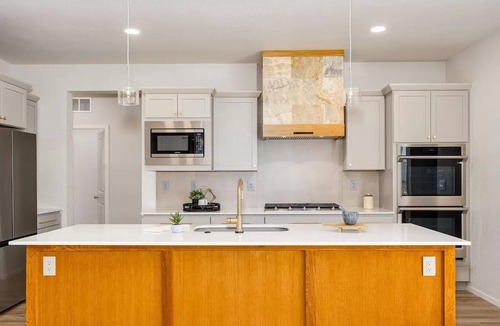 Fort Collins House | Experience Elegance in Timnath