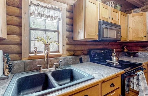 Tiger Cabin | Glassy Mountain Getaway