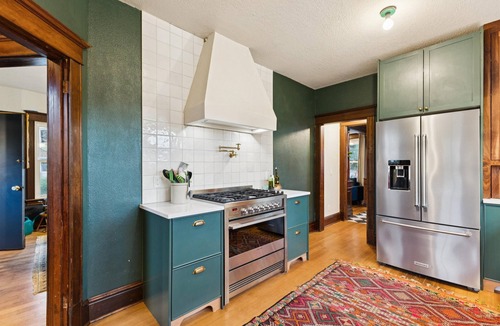 Mississippi District House | Gorgeous private home! Central Air 4 beds, hot tub, patio, designer furnishings