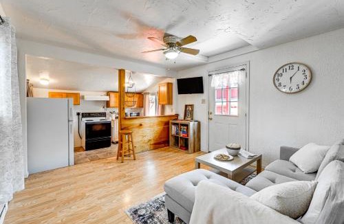Grants Pass House | Grants Pass Cottage ~ 8 Mi to Rogue River!