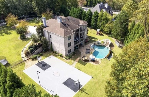 Smyrna House | Modern Gated Estate with Pool, Spa, Home Theatre and Basketball Court