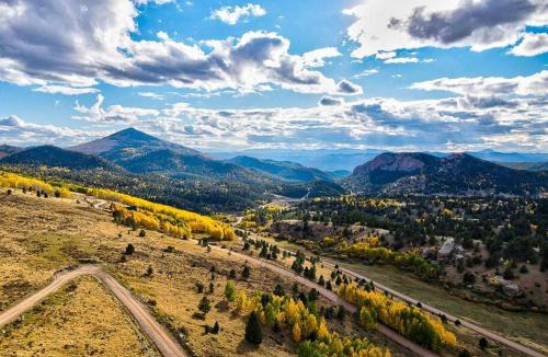 Cripple Creek House | Monarch Landing, A Cozy Cabin w/360 Mountain Views