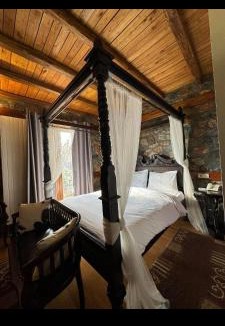 Aghios Athanasios House | Montecristo Chalet