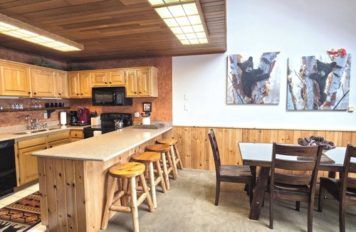 Two Harbors Condo | North Shore Nirvana: Lakefront, Deck, Fireplace
