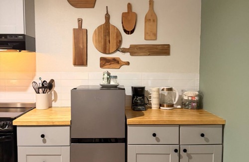 Spicewood At Bullcreek House | Private King Studio | Near Domain & Apple