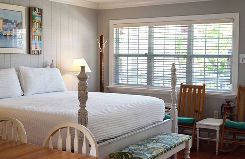 Bradenton Beach Hotel | Second-Floor Studio Near the Beach