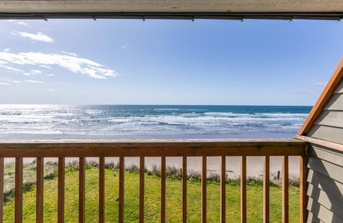 Rockaway Beach Hotel | Surfside Resort