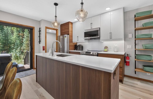 Winter Park House | Walk to Downtown townhome. Private Hot Tub. Views. Sleeps 12