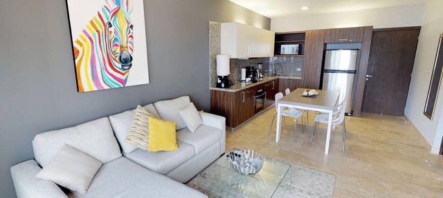 1 Bedroom * HighSpeedConnection* Downtown quite & safe-5th ave steps away in Playa del Carmen