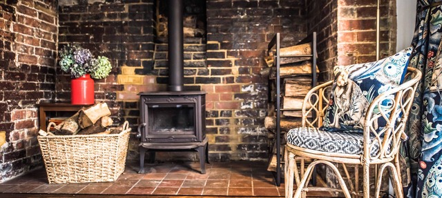 1 Stonedelph Cottage - sleeps 4 guests in 2 bedrooms in Haywards Heath