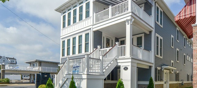10 BR/6 BA, Elevator, Wesley Ave, close to everything heart of OCNJ, sleeps 28 in Ocean City