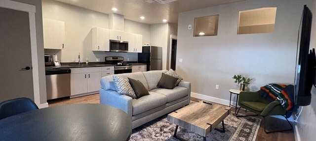 #104- Spacious studio rental in La Grande, OR. in La Grande