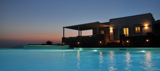 2 luxury villas complex with private pool, gym,spa & unrivalled view in Koufonisia