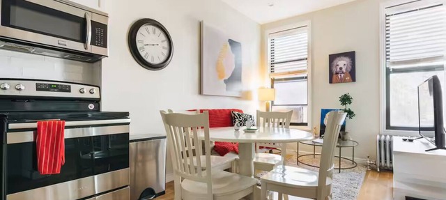 3 BED 2 BATH Williamsburg Brooklyn APARTMENT in Classic Brick Townhouse in Brooklyn