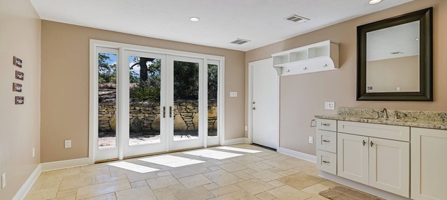 3-bedroom house at the iconic Texas Hills Vineyard. in Johnson City