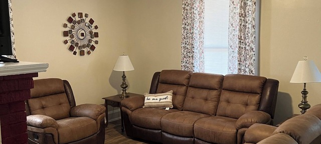 3-bedroom house in Montgomery near eats, university, trails, NRG. in Montgomery