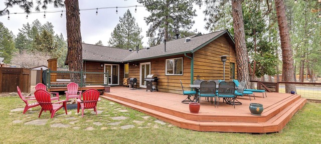 3 Mi to Old Mill District: Family Retreat w/Yard in Bend