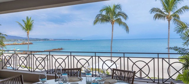 3500sf Oceanfront Condo Ingates Incl Golf Cart &Housekeep/Cook in Punta Mita