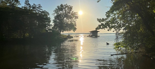 5 Star Lakefront Cottage with Full Guest House on Lake Weiss - Sleeps 10-12 in Centre
