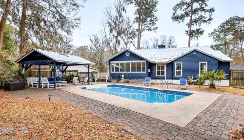 6 Mi to Dtwn Brunswick Home with Pool and Fire Pit! in Brunswick
