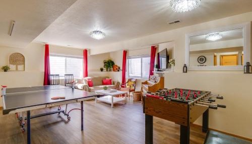8 Mi to Copper Mtn: Dtwn Frisco Retreat w/Deck! in Frisco