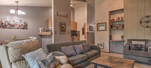 Abbot House - Unit 20 in Bend