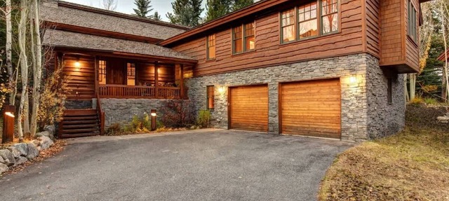 Abode at the Homestead, walk to slopes, private hot tub, chef's kitchen in Teton Village
